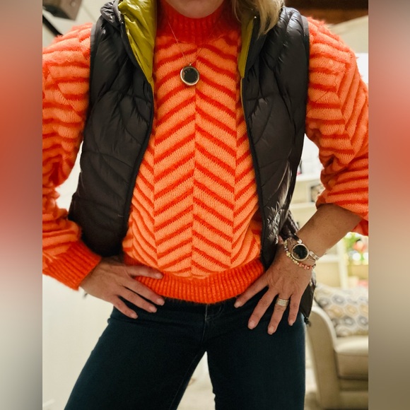 Eternal Moss Locket Pendant Necklace - Picture 10 of 14